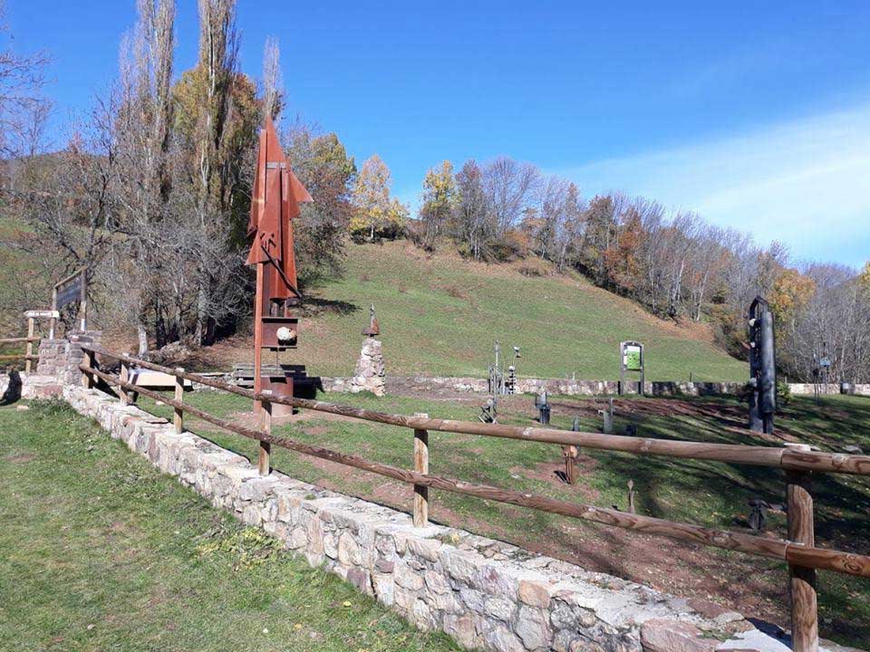 Jardín-de-escultura-fondo