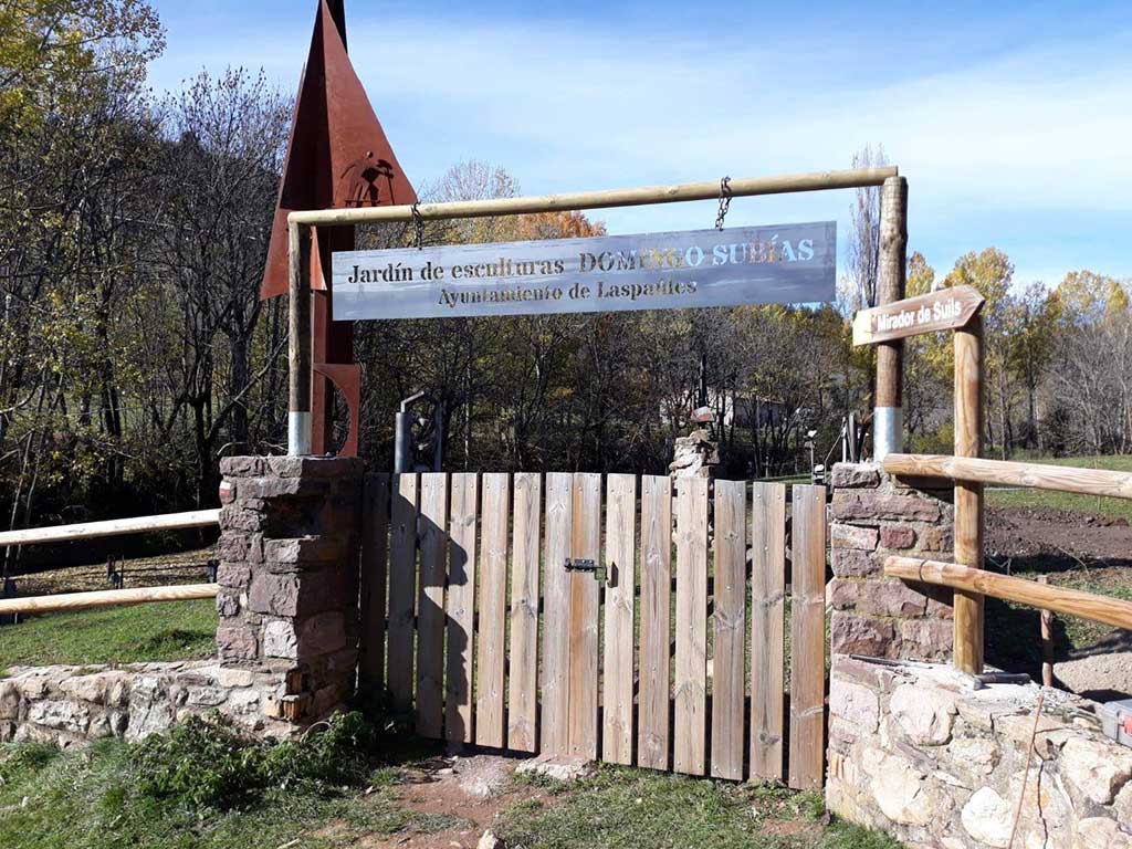Jardín-de-esculturas-puerta